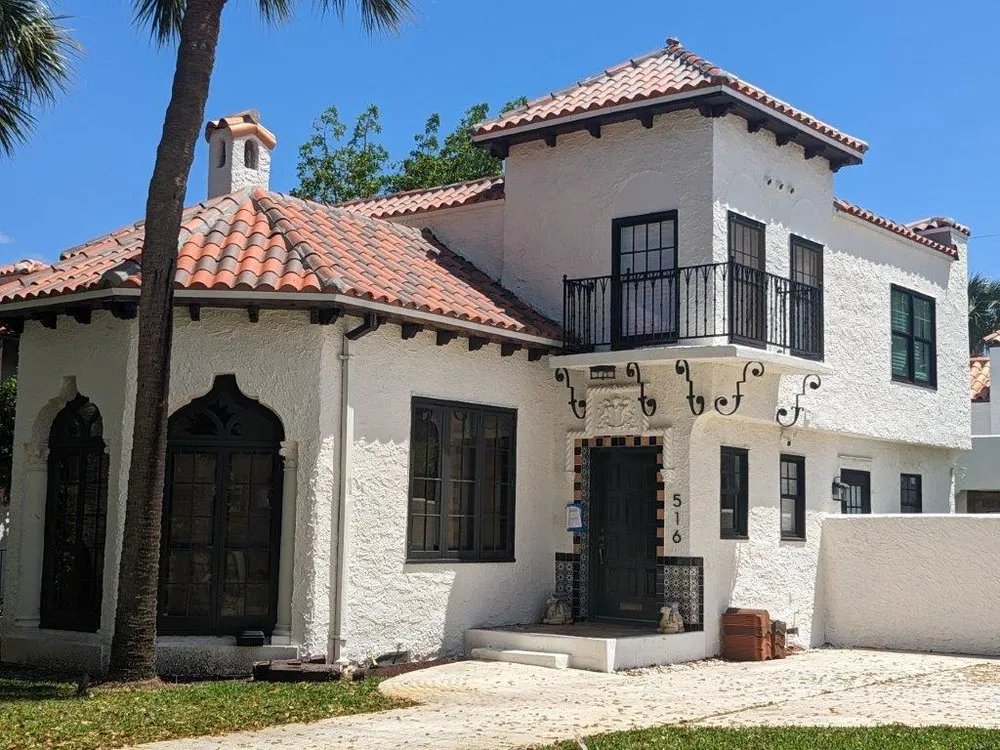 Slide of Expert Roofing Services