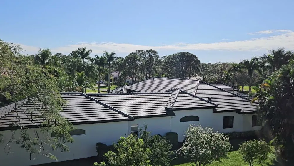 Slide of Expert Roofing Services