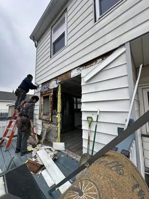 Exterior Pro Construction & Power Washing Logo