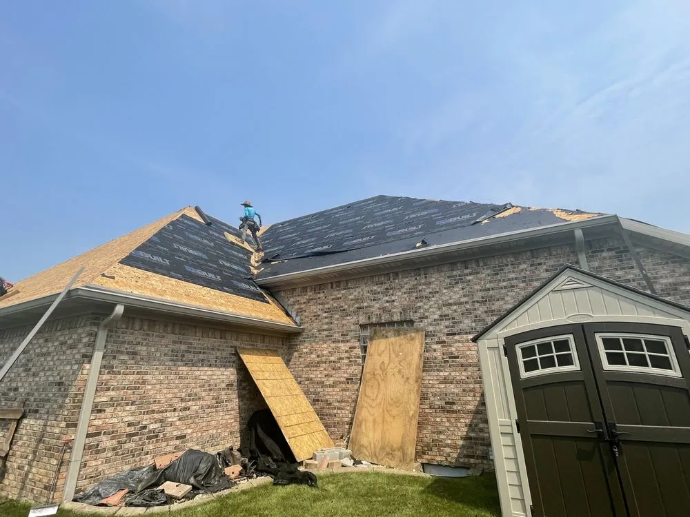 Emergency roof repair experts serving Gaston, IN - Exterior Pros