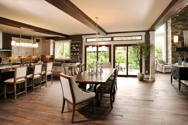 Exterior Source Logo