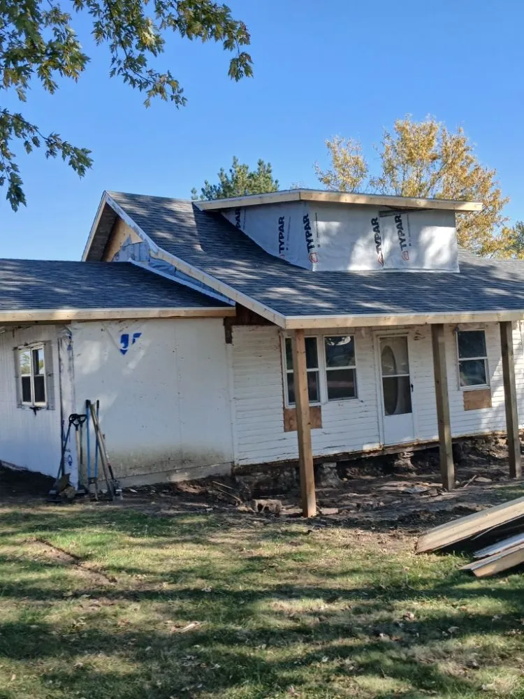 Licensed shingle roofing service experts serving Mercer, MO - Exteriors Unlimited
