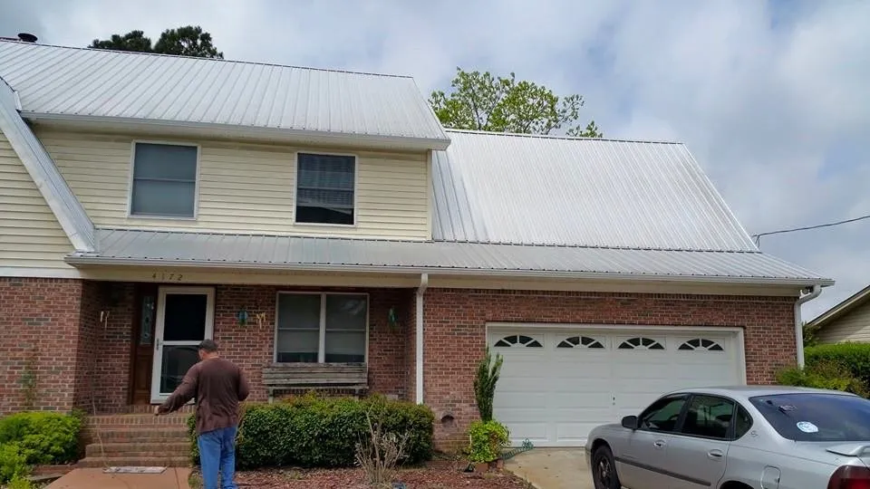 Licensed shingle roofing service experts serving Longs, SC - Extreme Seamless Gutters