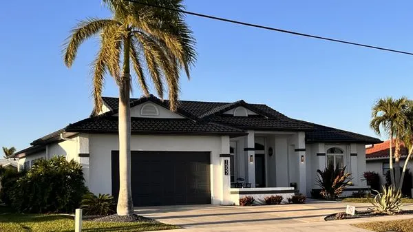 Extreme Weather Consulting Logo