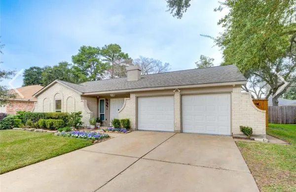 EZ Roof and Construction Logo