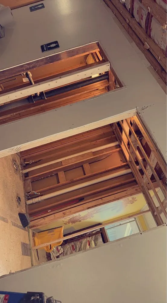 Slide of Ezell’s Roofing & Construction