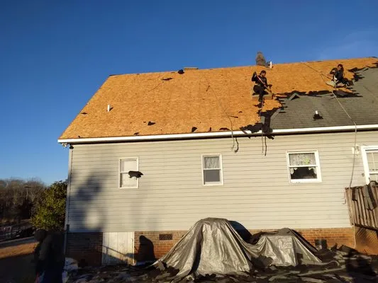 F Roofing Contractors Logo