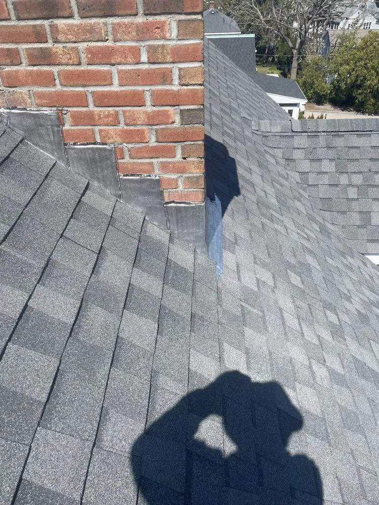 Slide of Falcón Roofing