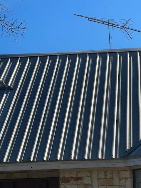 Local shingle roofing service experts serving Huffman, TX - Falcon Roofing & Construction