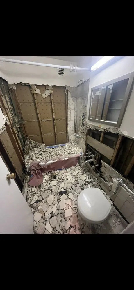 Slide of Fama Construction