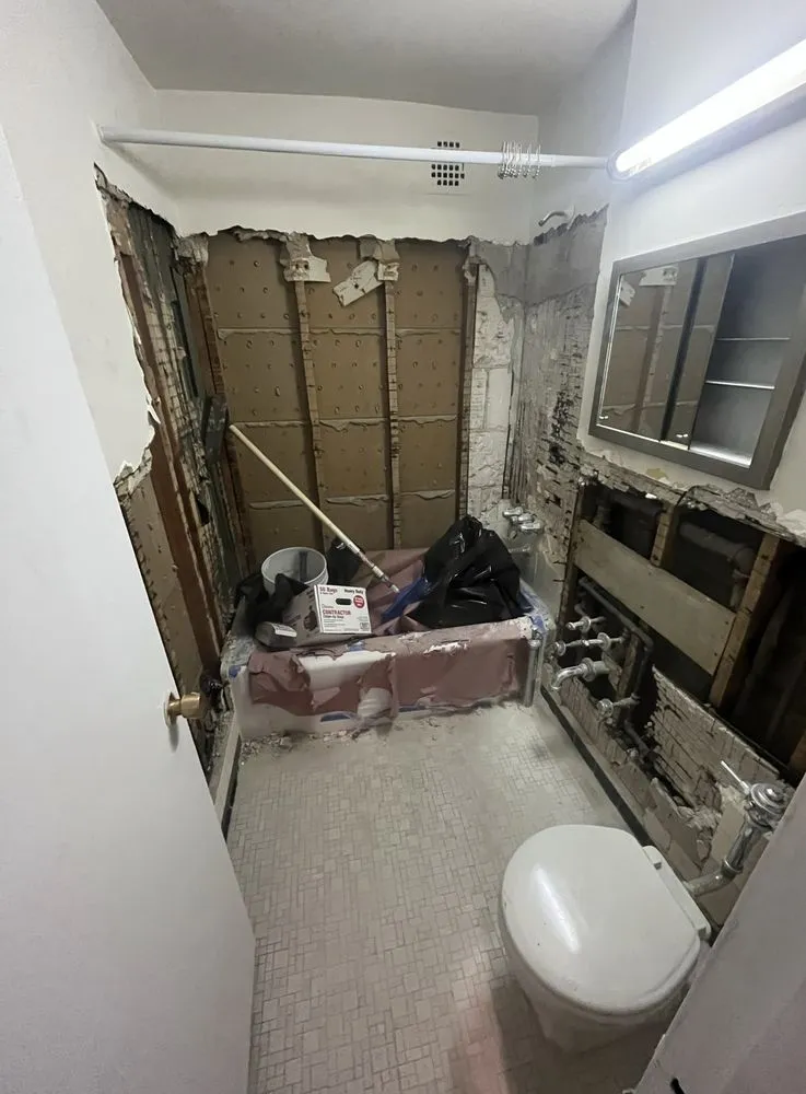 Slide of Fama Construction