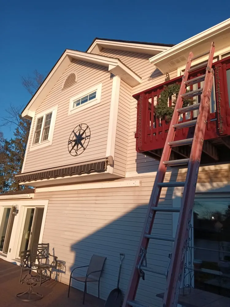 Slide of Familia Construction