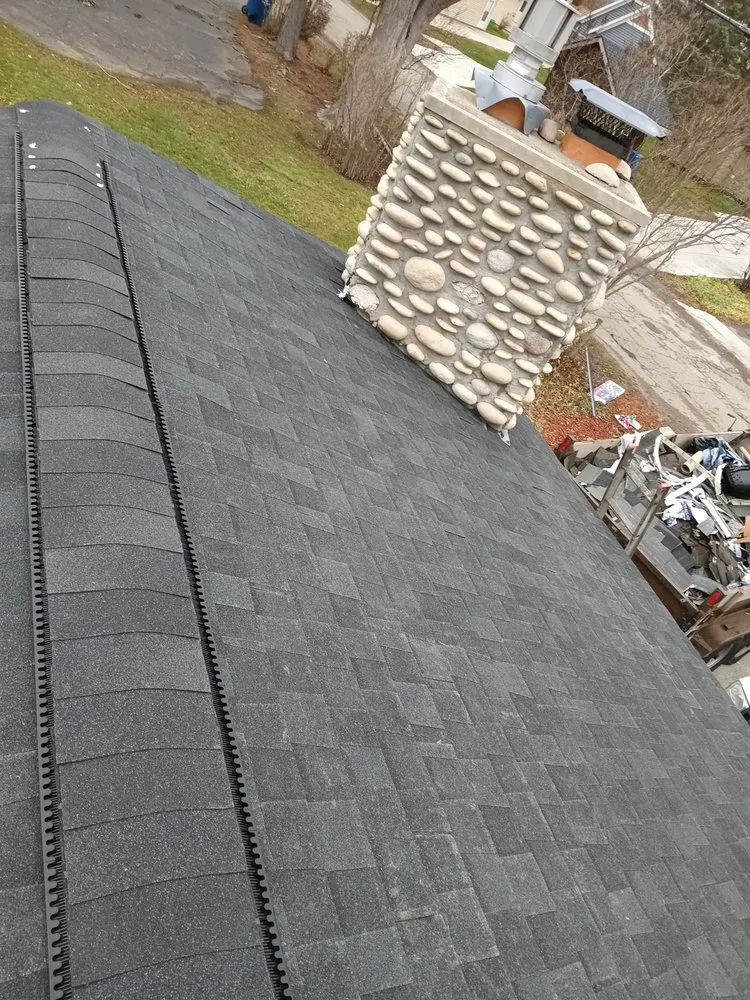 Slide of Familia Construction