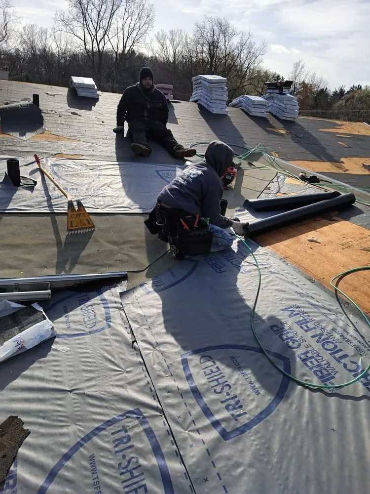 Slide of Familia Construction