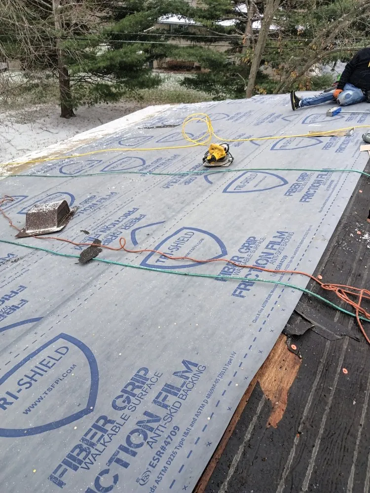 Slide of Familia Construction