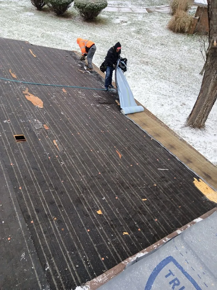 Slide of Familia Construction