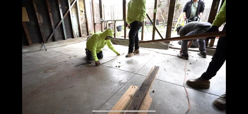 Slide of Fanama Builders