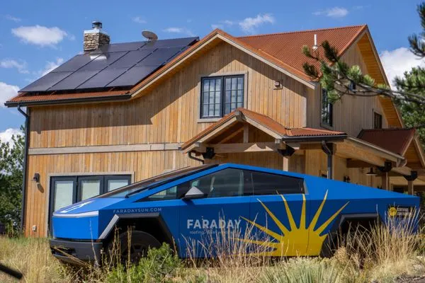 Faraday Construction Logo