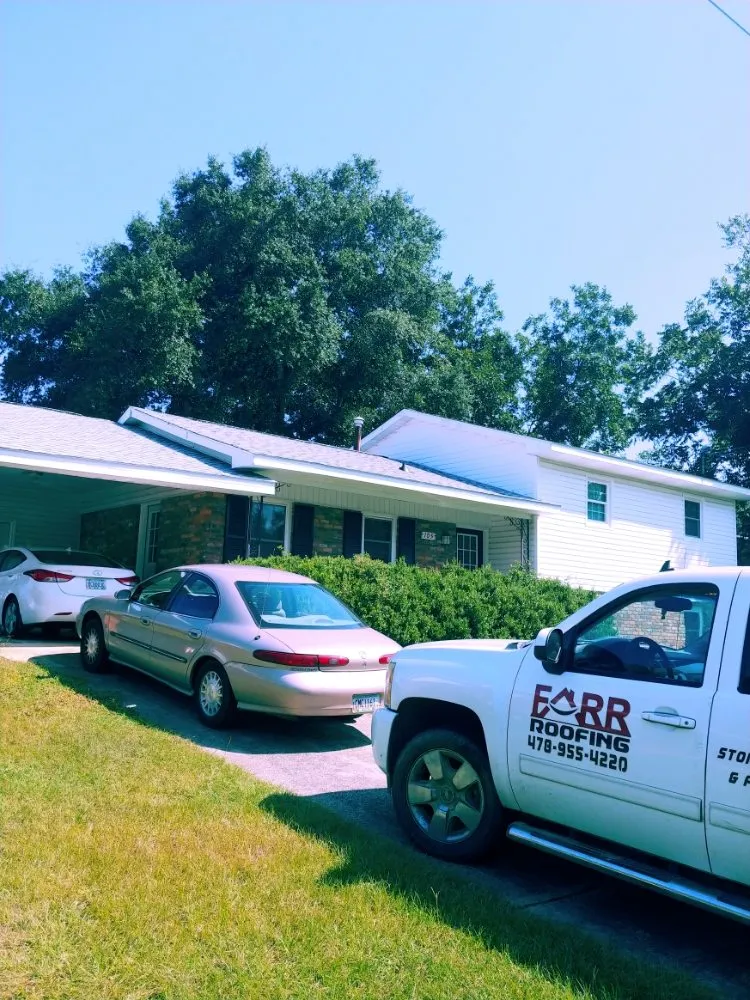 Expert shingle roofing service experts serving Lizella, GA - Farr Roofing