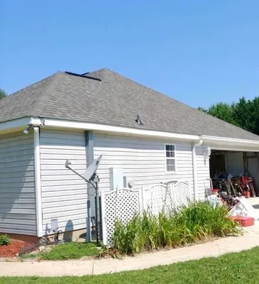 Farr Roofing Logo