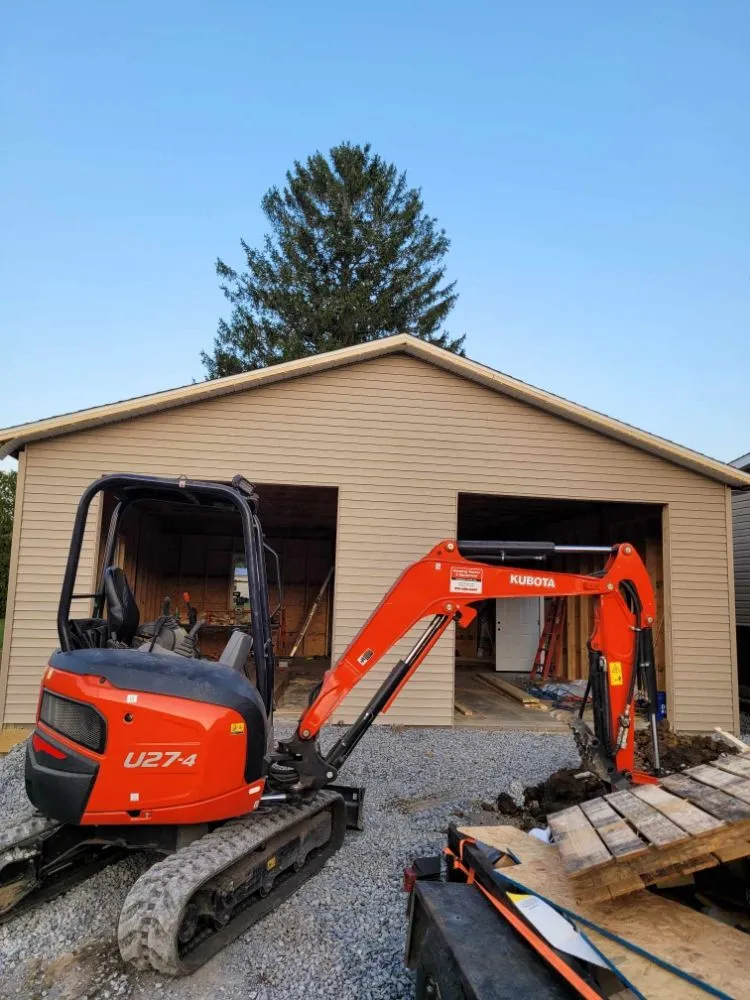 Expert residential roofing service in Cairnbrook, PA - Fast Track Construction