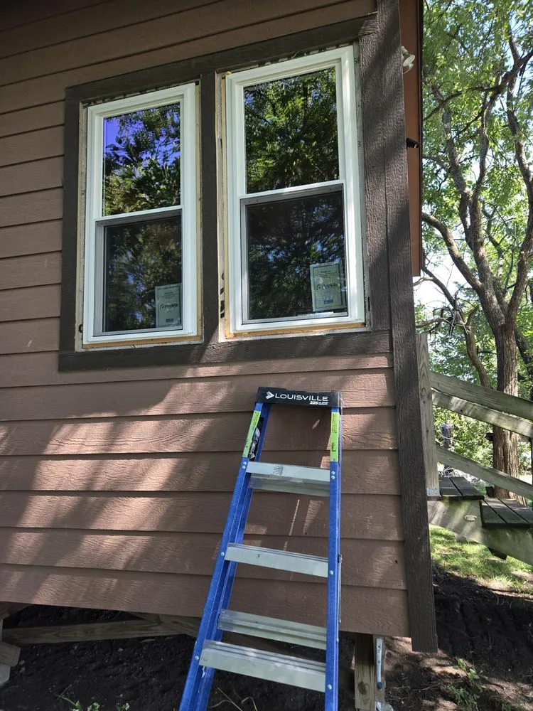 Reliable roof leak repair experts serving Saint Charles, IA - Faux Construction