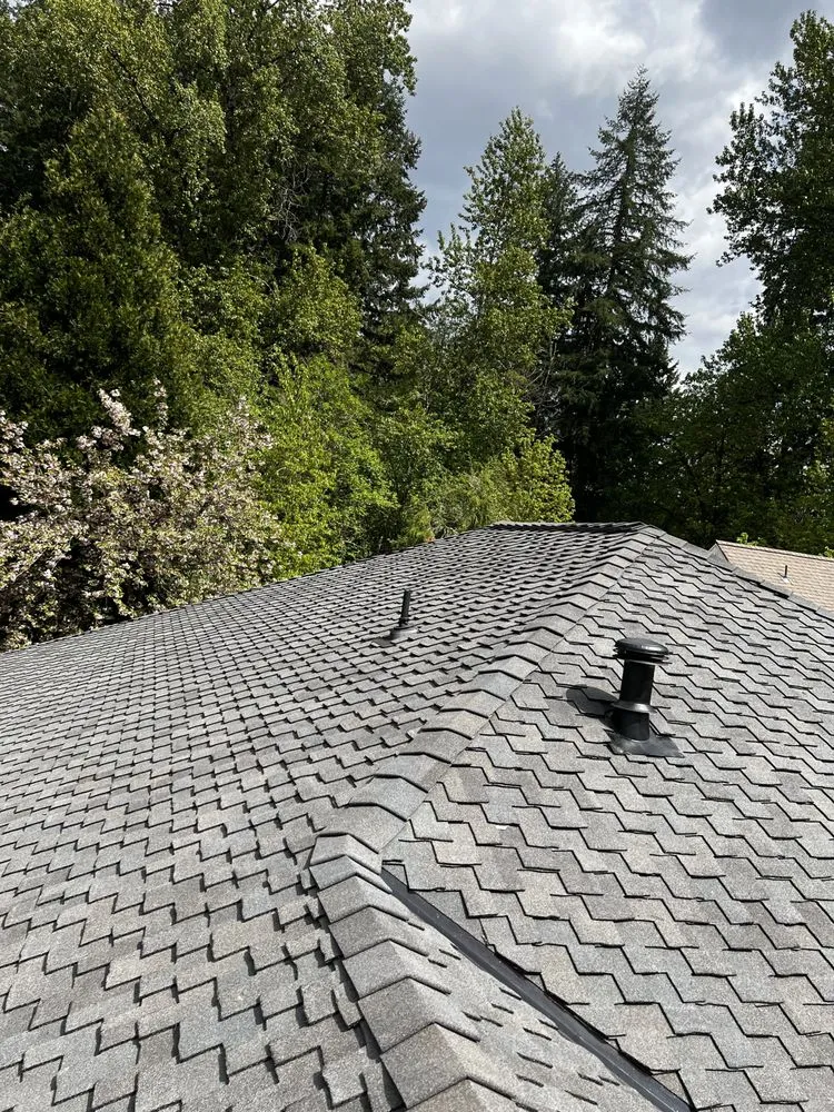 Expert storm damage roof repair near you across Hillsborro, OR - Fearless Tiger Construction