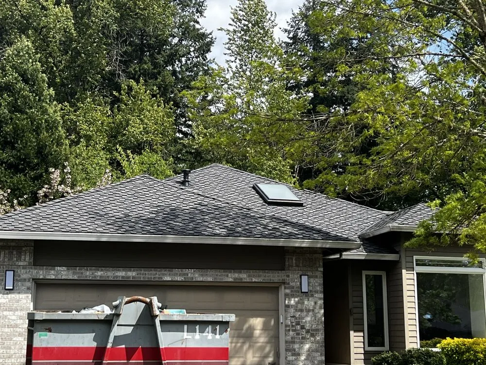 Licensed residential roofing service experts serving Hillsborro, OR - Fearless Tiger Construction