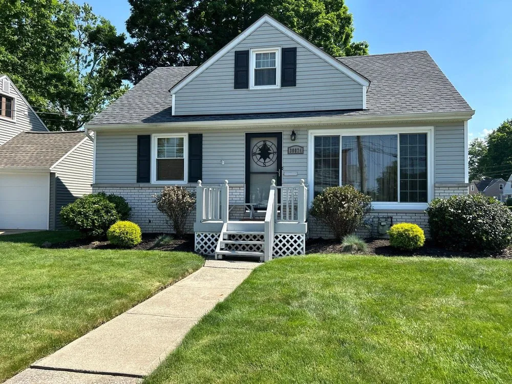 Slide of Feazel Roofing