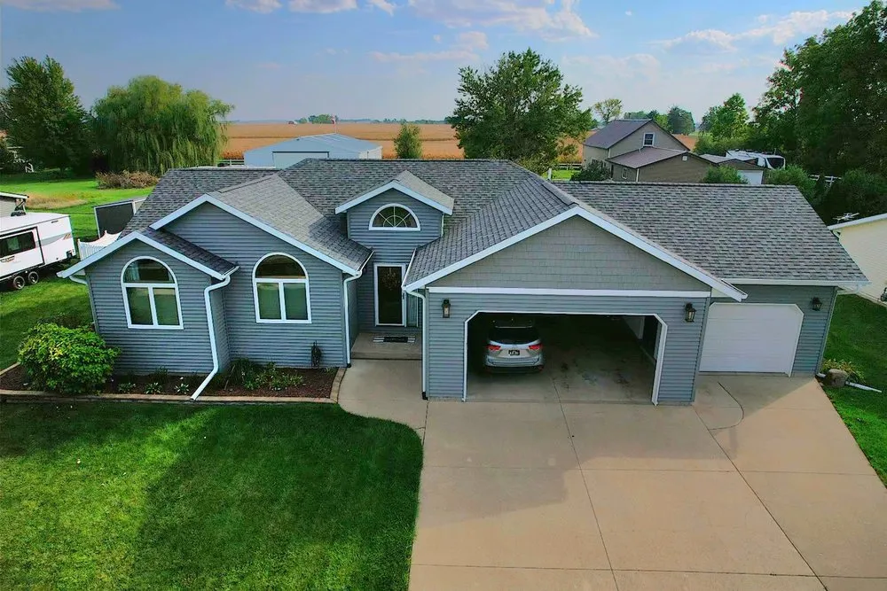 Slide of Fee's Construction & Lighting