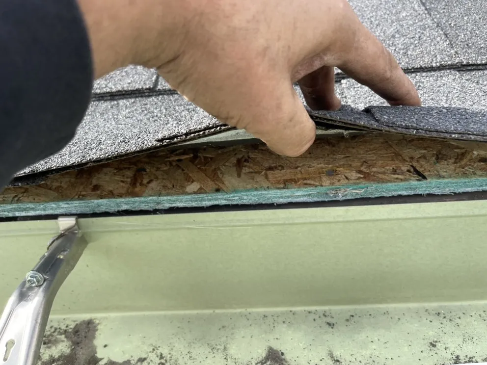 Slide of Felipe's C & F Roofing and Remodeling