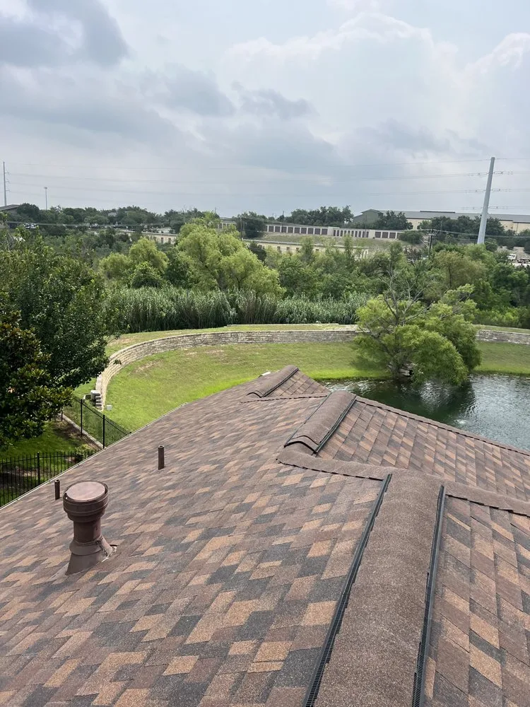 Trusted shingle roofing service for fast service in Del Valle, TX by Fernando's Roofing