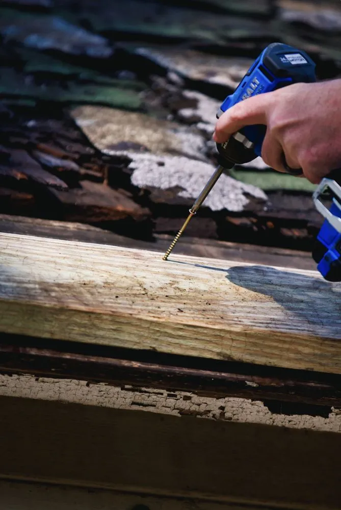 Slide of Fernandos Roofing