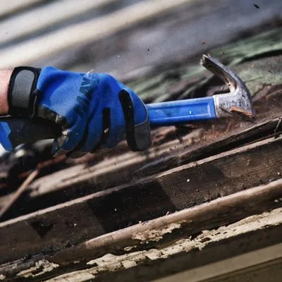 Fernandos Roofing Logo