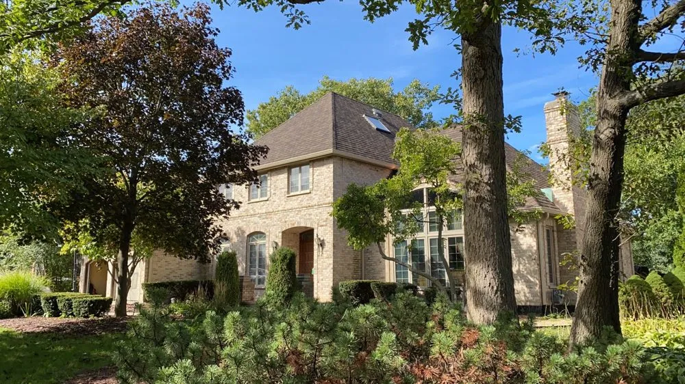 Slide of Feze Roofing