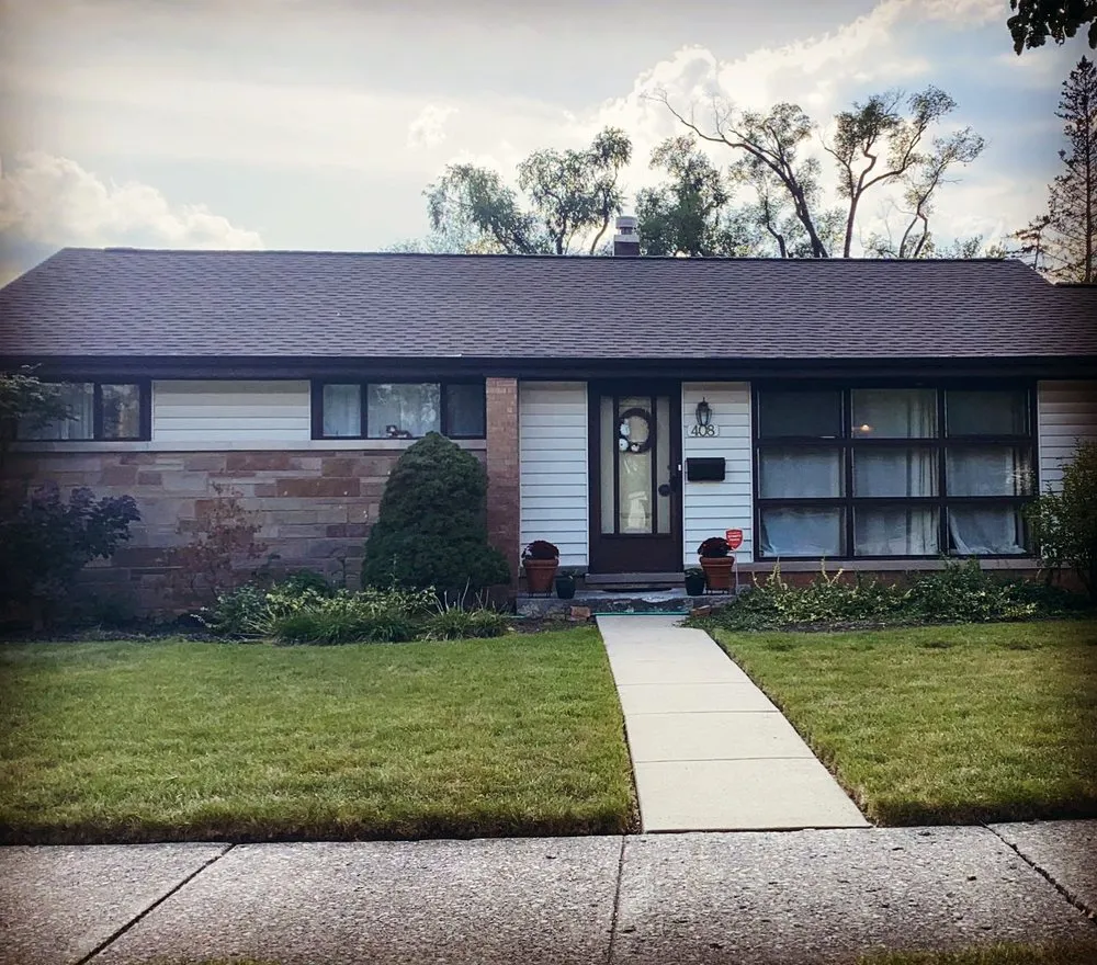 Slide of Feze Roofing