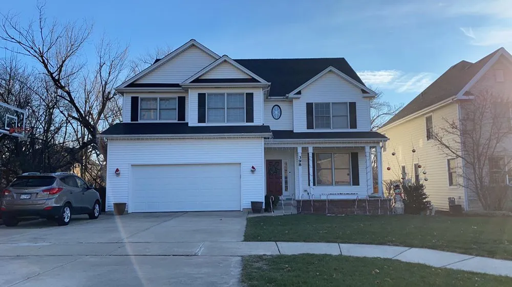 Slide of Feze Roofing