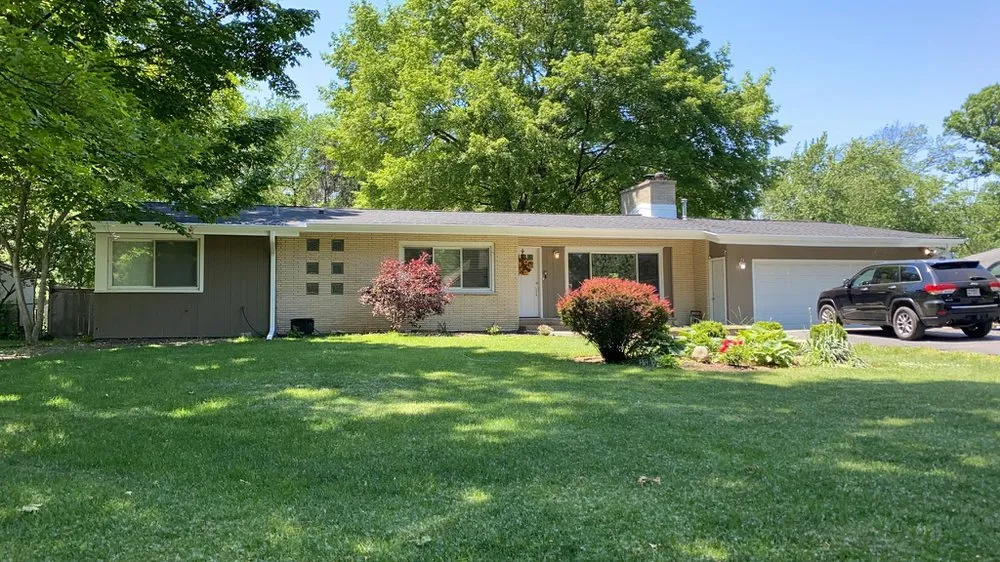 Slide of Feze Roofing