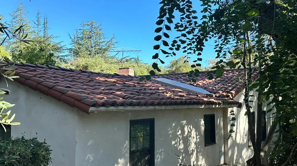 Top-rated roof installation for fast service in Valley Village, CA by Final Touch Roofing