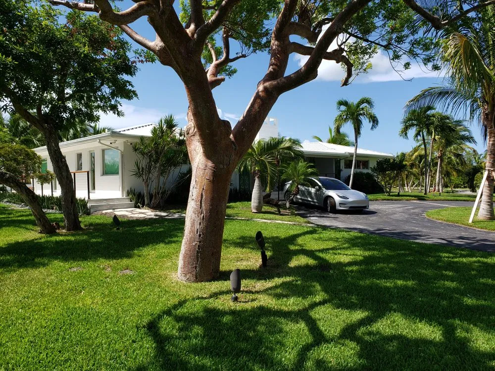 Slide of Fine Design Builders