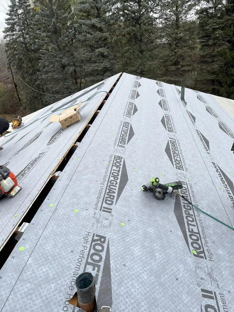 Slide of Fineste Roofing & Siding