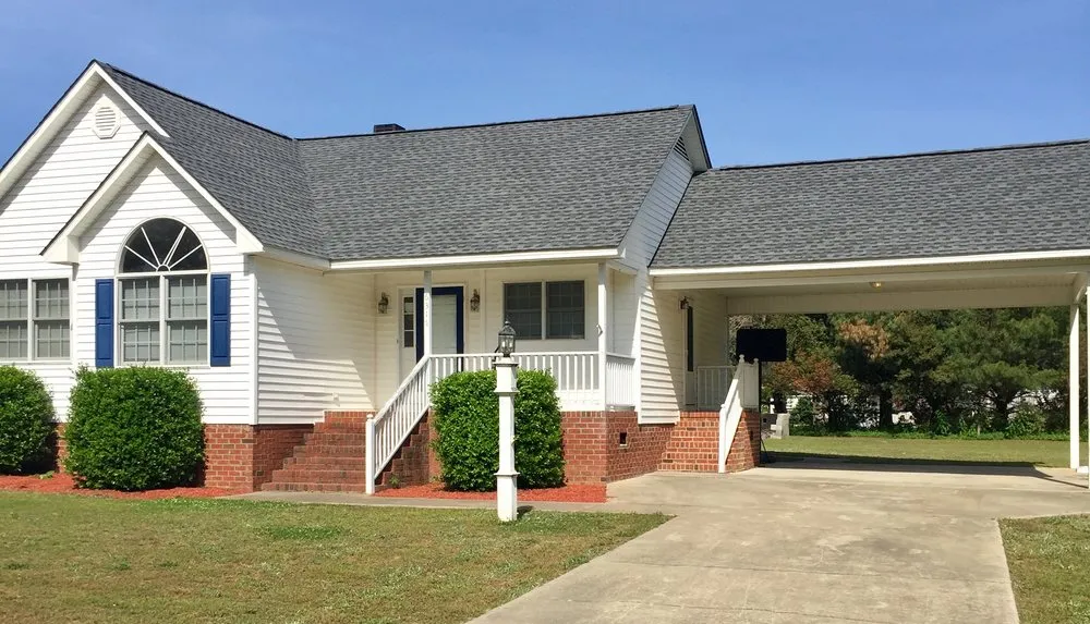 Slide of Finishin' Touch Roofing