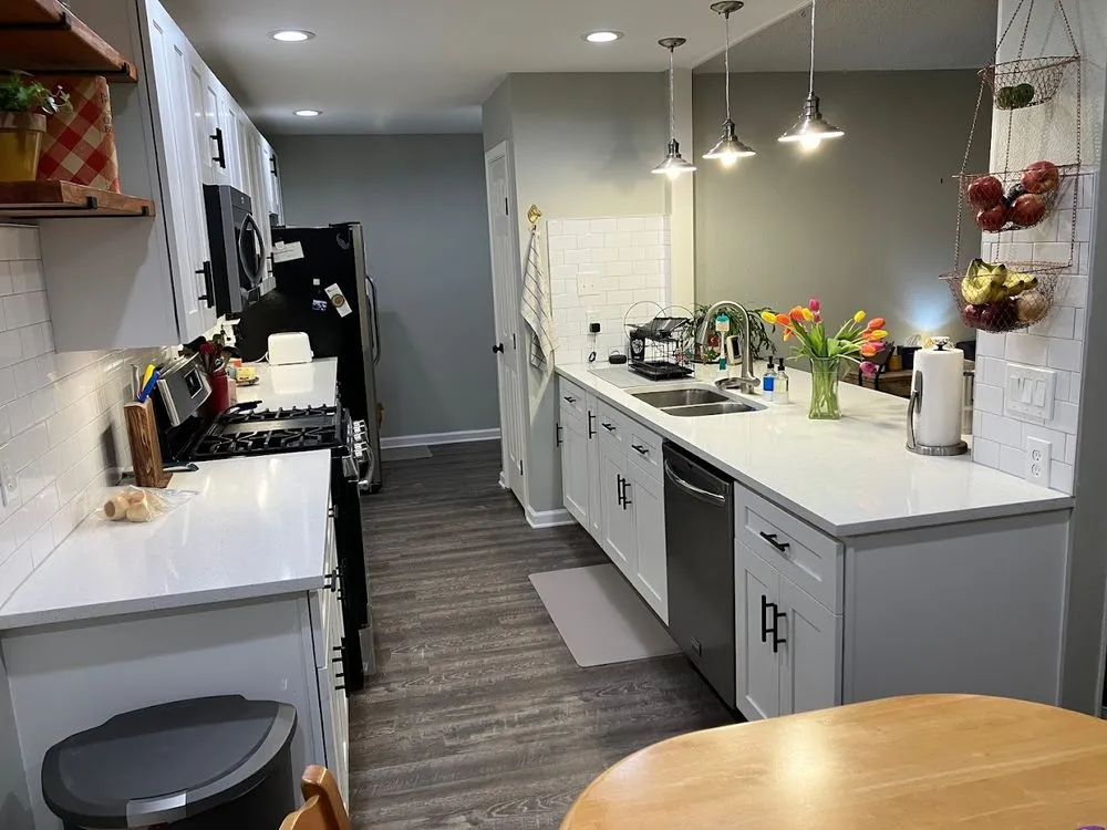 Slide of First Choice Framing, Siding, And Painting