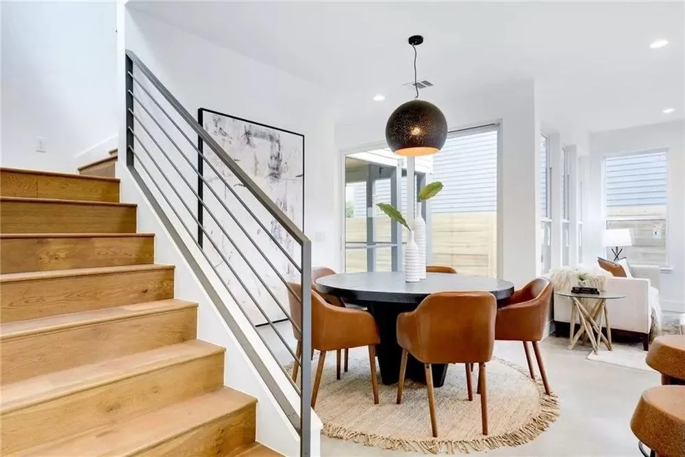 Slide of First Choice Framing, Siding, And Painting