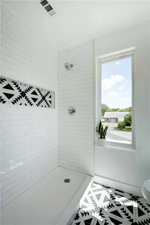 Slide of First Choice Framing, Siding, And Painting