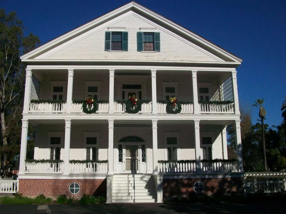 Slide of Fischer Roofing, Painting and Gutters