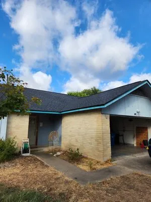 Flagstone Roofing & Exteriors Logo