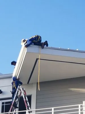 Flash Roofing & Construction Logo