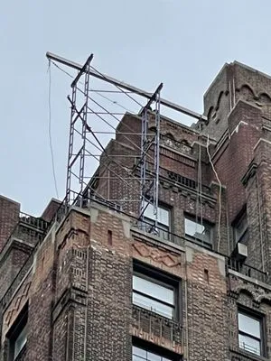 Flores Espinoza Construction Logo