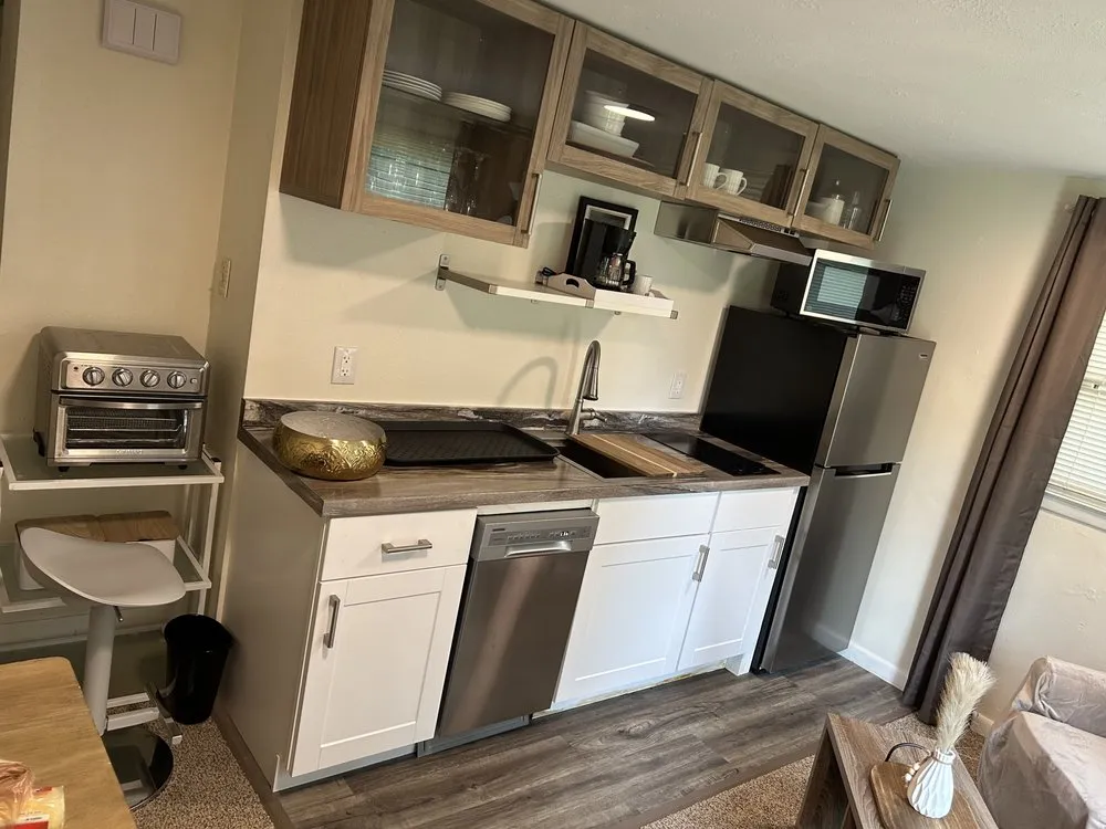 Slide of Flores Painting & Handyman